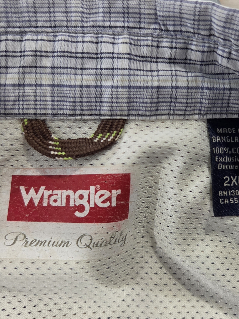 Wrangler Short Sleeve Light Gray Plaid Button-Down Shirt - Picture 2 of 3